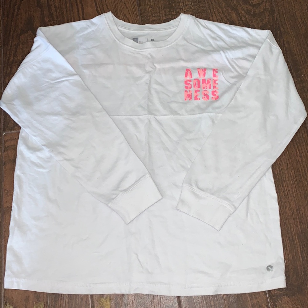 White ‘Awesomeness’ t-shirt.